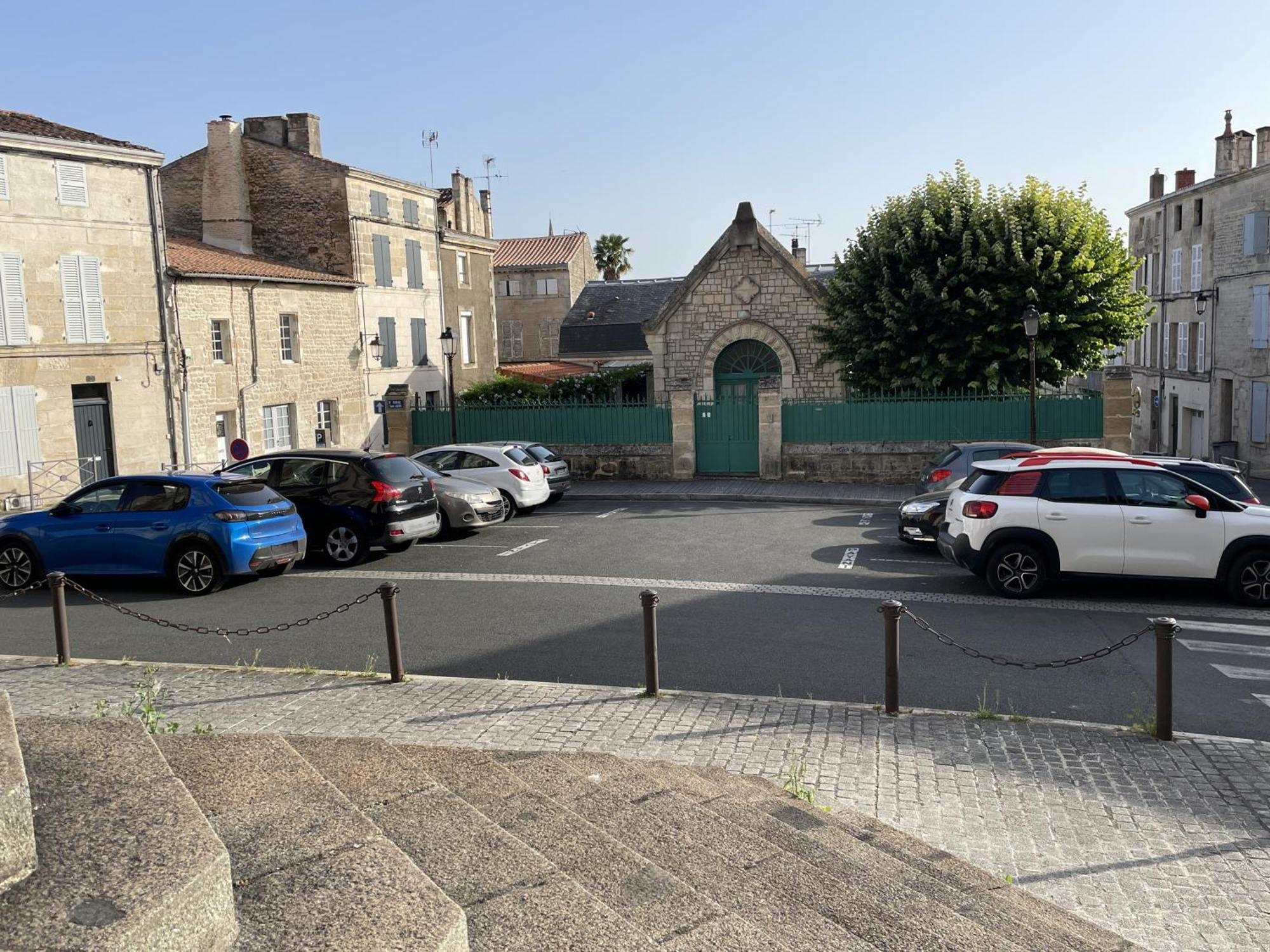Chez Jean-Yves Et Zoe - Le Saint Andre - Au Calme, Tres Propre, Proche Parkings, Clim Apartman Niort Kültér fotó